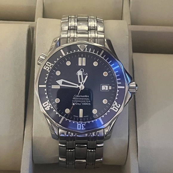 Omega | Seamaster Professional 300m Steel Mid Size 2561.80 Watch - Picture 3 of 4